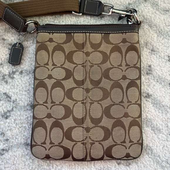 Coach Signature Stripe Swingpack Khaki Brown Leather Crossbody #F06016 - Picture 16 of 16